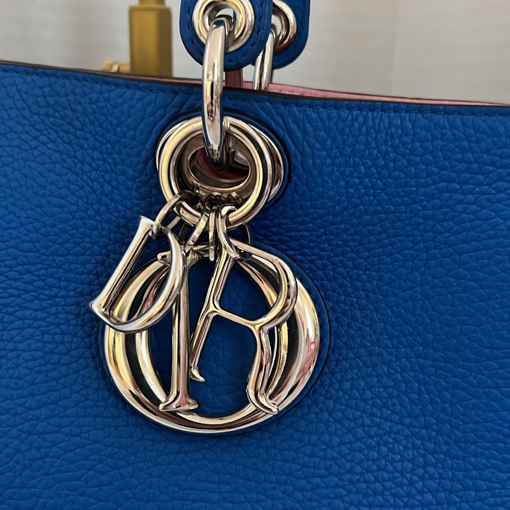 - Gorgeous Diorissimo large 2 way Dior Tote - Picture 3 of 11